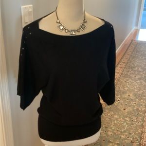 🔥SALE🔥NWOT Woman’s top short sleeve size small in black. By U S sweaters.